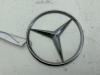 Эмблема Mercedes W203 (C) Артикул 54391983 - Фото #1
