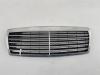 Решетка радиатора Mercedes E-Class W210 (1995-2002) Артикул 55342595 - Фото #1