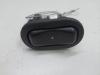 Кнопка стеклоподъемника переднего правого Opel Astra G (1998-2004) Артикул 54904612 - Фото #1