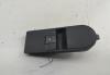 Кнопка стеклоподъемника переднего правого Opel Astra H (2004-2009) Артикул 55202772 - Фото #1
