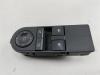 Блок кнопок управления стеклоподъемниками Opel Astra H (2004-2009) Артикул 55207907 - Фото #1