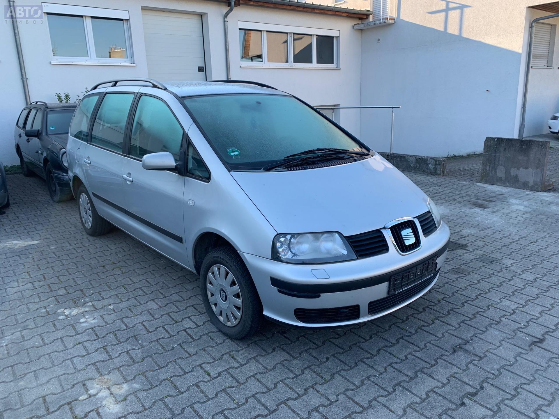 Seat alhambra 1 поколение. Seat alhambra 2001. Сеат альхамбра 2000г. В белый фон. Сеат альхамбра 2000.