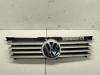 Решетка радиатора Volkswagen Bora Артикул 54420841 - Фото #1